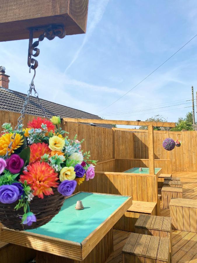 The Whistle And Flute Hotel Barnetby le Wold Exterior foto